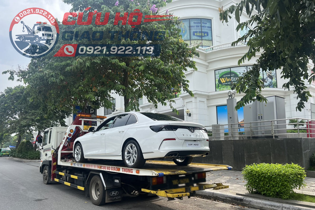 Cứu hộ chở xe ô tô còn bằng dòng xe cứu hộ sàn trượt