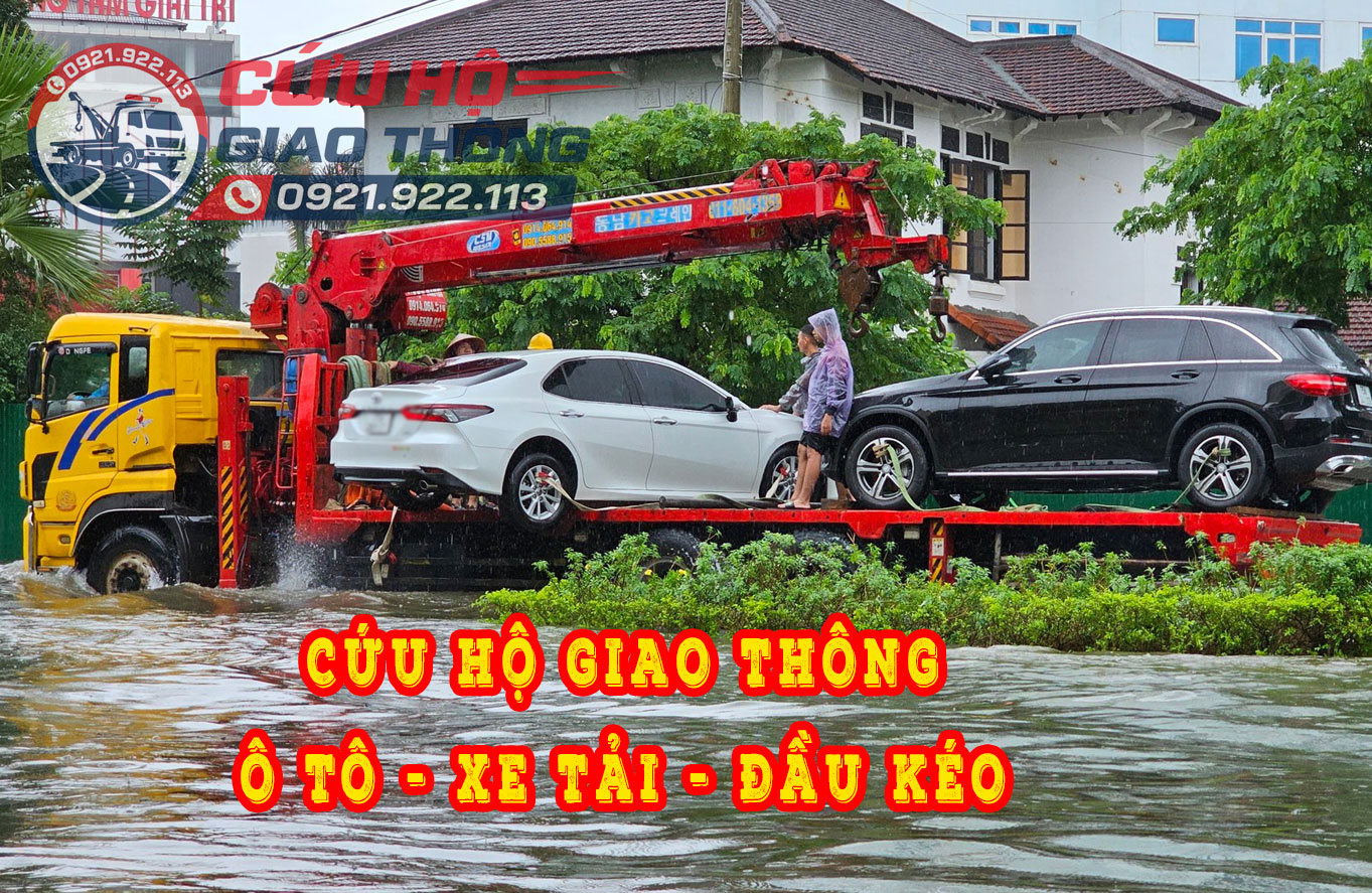 Cứu hộ ô tô xe tải đầu kéo bị ngập nước
